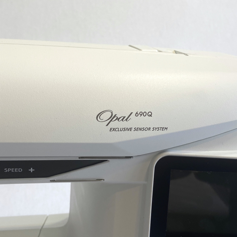 Machine à coudre Opal 690Q Husvarna