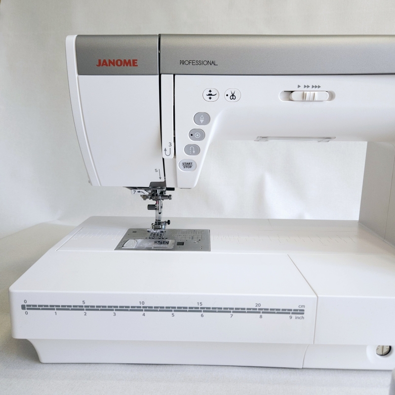 Machine à coudre Memory Craft 9450 Janome