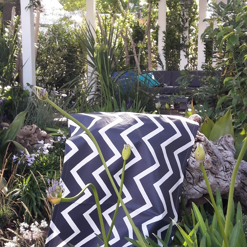 Tissu en coton enduit Chevrons Graphite