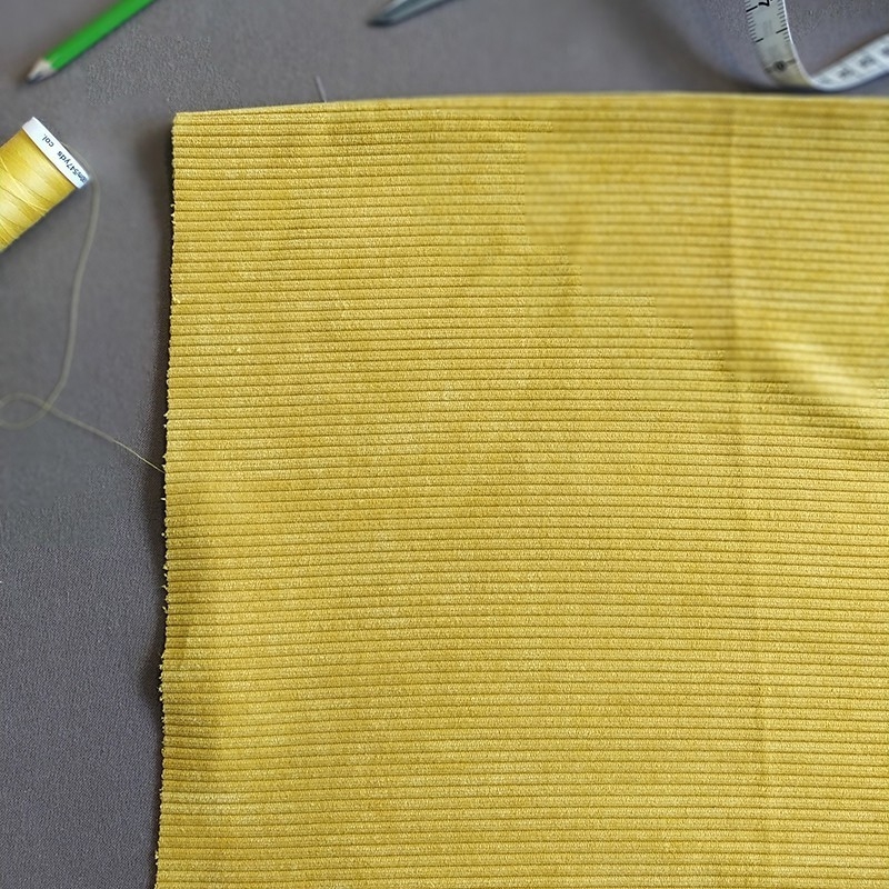 Tissus en velours côtelé jaune curry unie