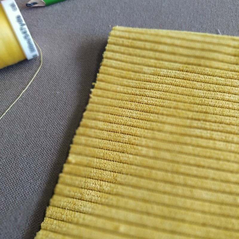 Tissus en velours côtelé jaune curry unie