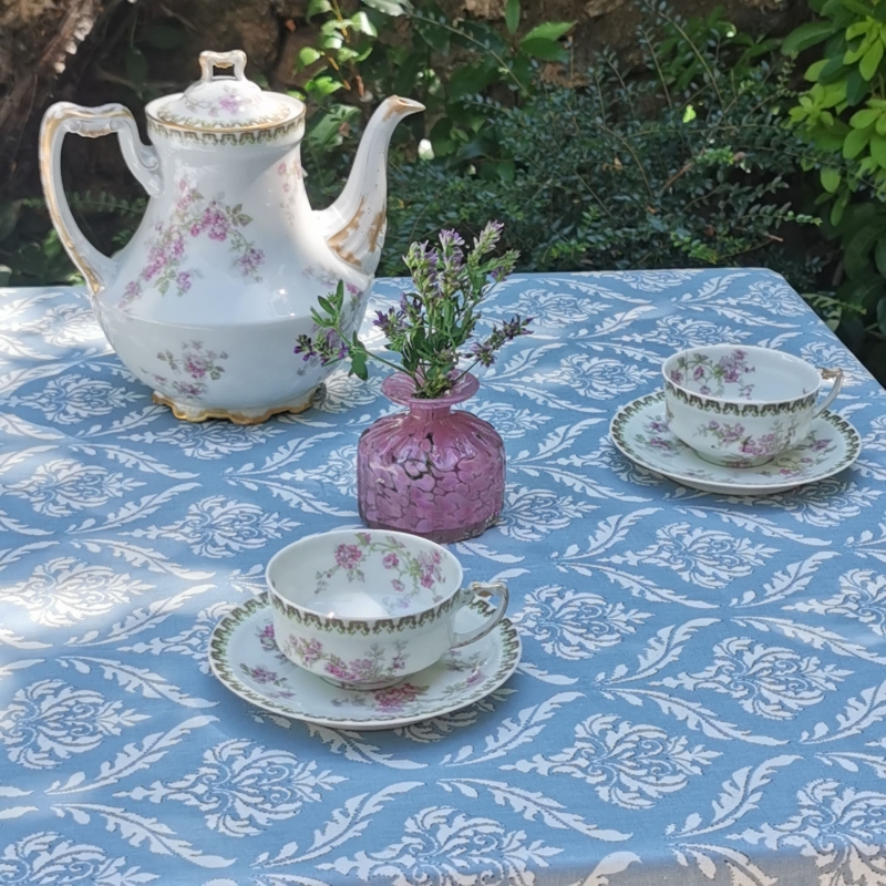 Tissu en coton enduit Pompadour bleu