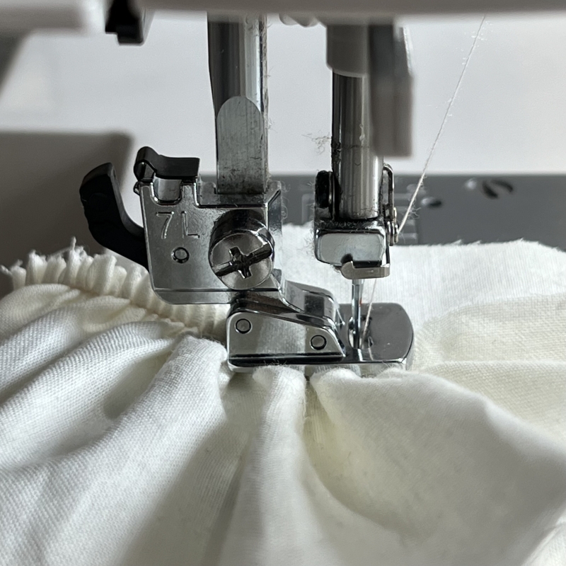 Pied fronceur Janome 7mm