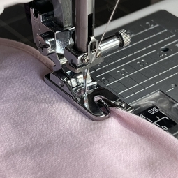 Pied ourlet roulotté 2 mm Janome 7mm