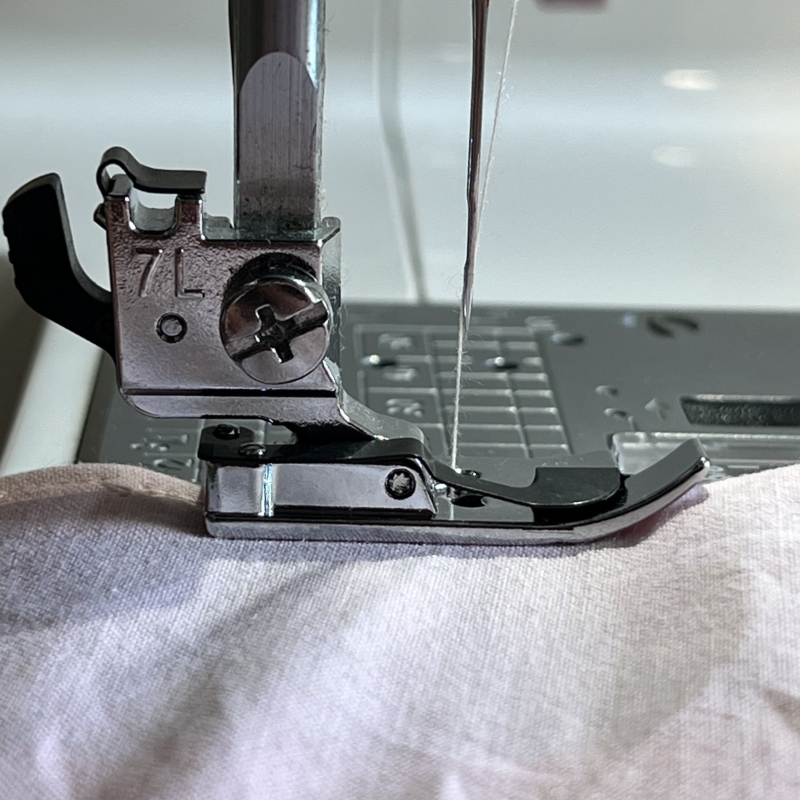 Pied ourlet invisible Janome 7mm