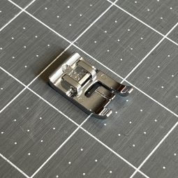 Pied ganseur à passepoil double Husqvarna Viking