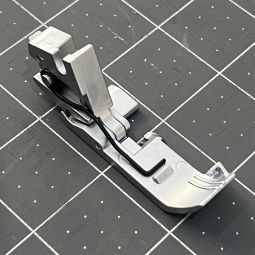 Pied standard avec attache Janome