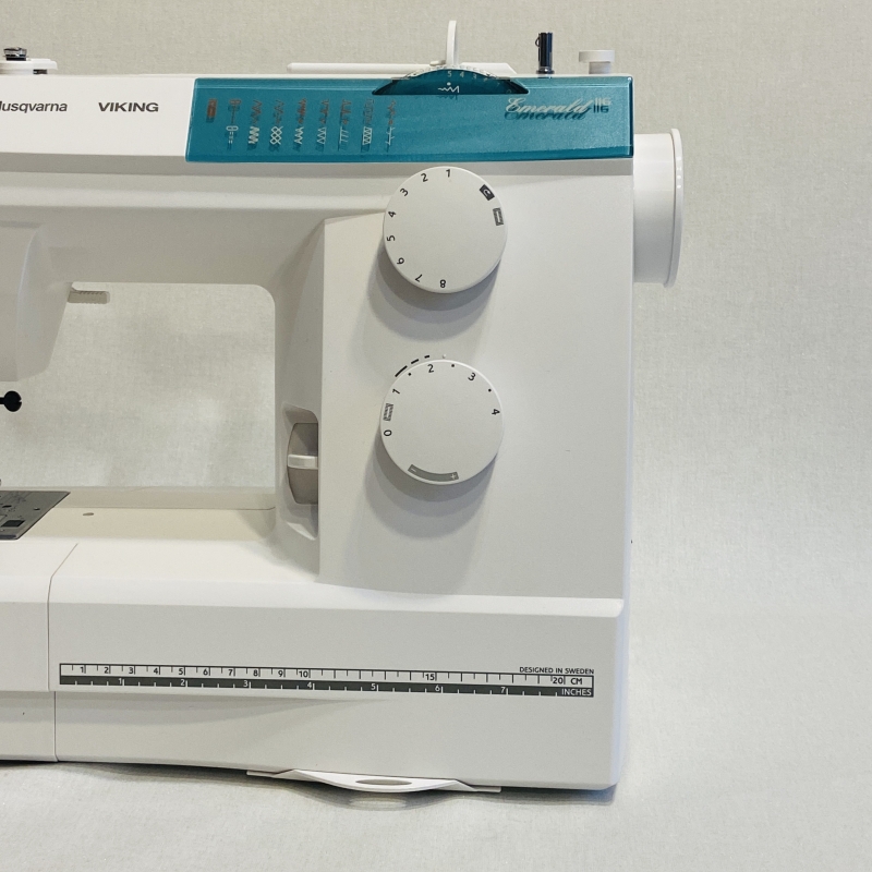 Machine à coudre Husqvarna Emerald 116