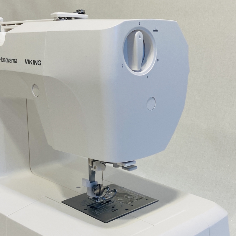 Machine à coudre Husqvarna Emerald 116