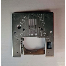 Plaque à aiguille Emerald 116 et 118 Husqvarna