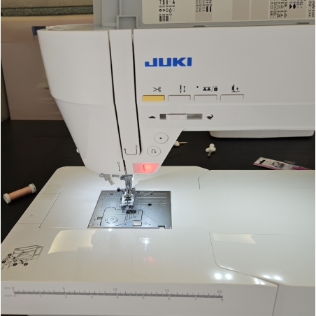 Juki UX8 de face