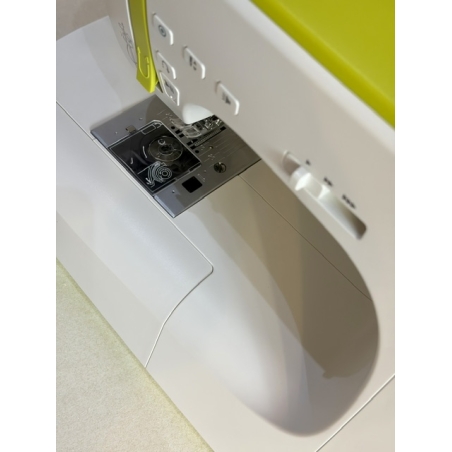 Machine à coudre Necchi NC-102D