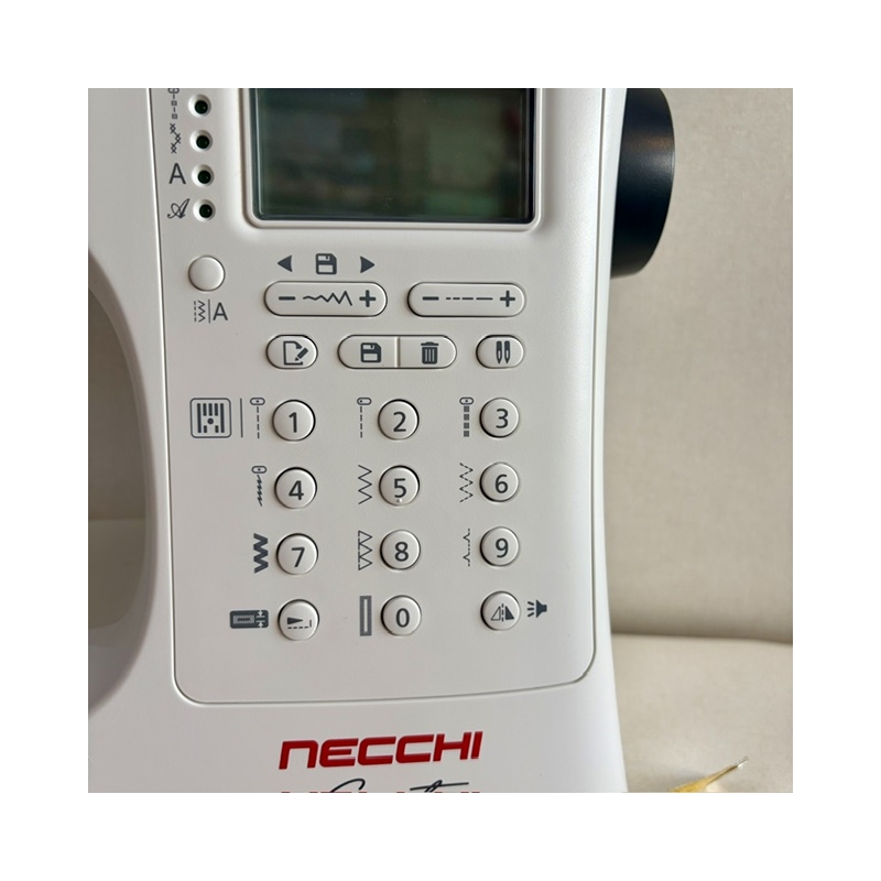 machine à coudre électronique