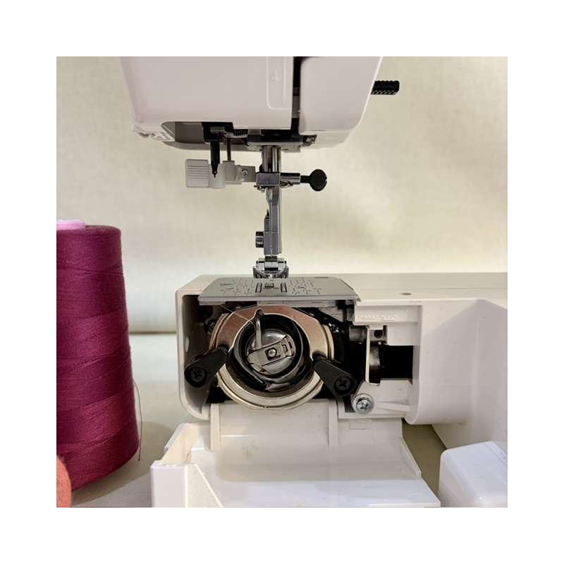 Janome Magenta 43