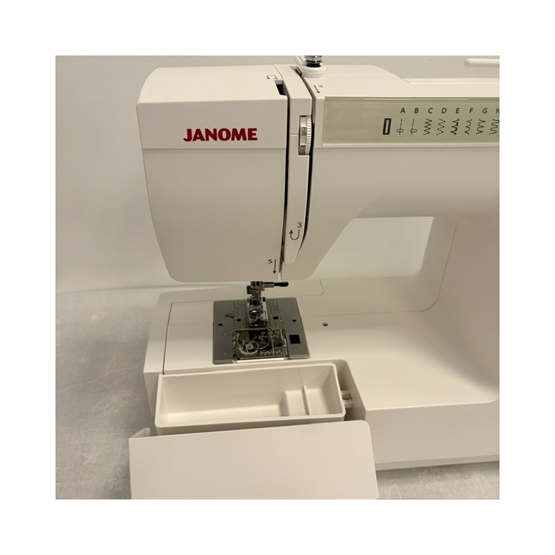 Machine à coudre Sewist 725 Janome