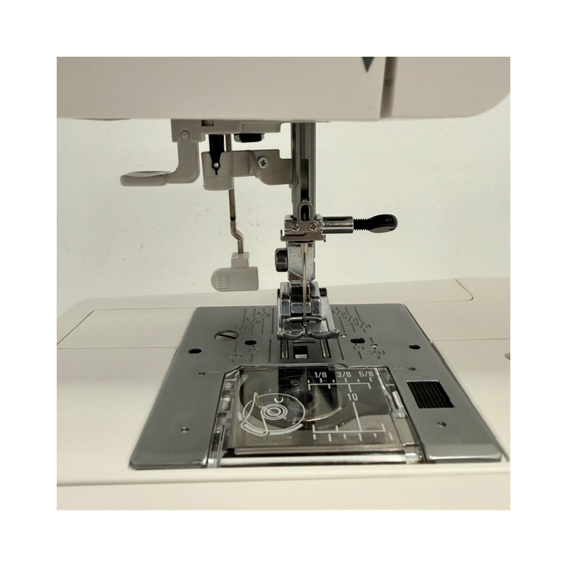 Machine à coudre Sewist 725 Janome