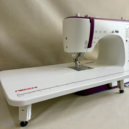 Machine à coudre Necchi NC-204D