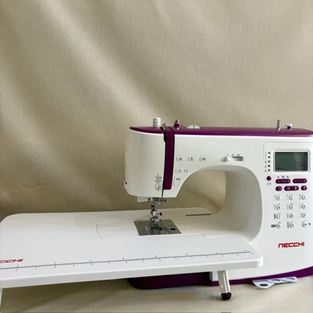 Machine à coudre Necchi NC-204D