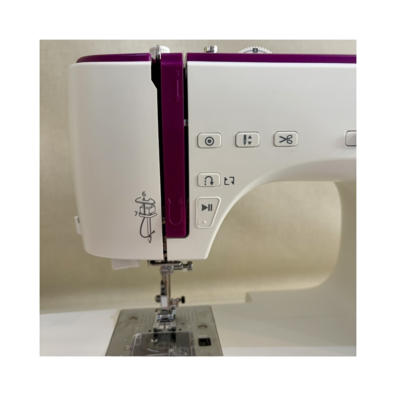 Machine à coudre Necchi NC-204D