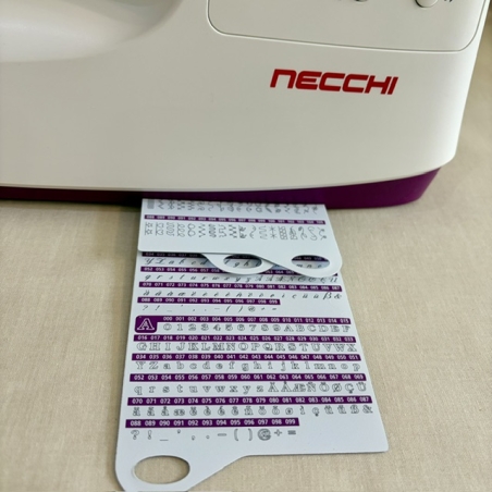 Machine à coudre Necchi NC-204D