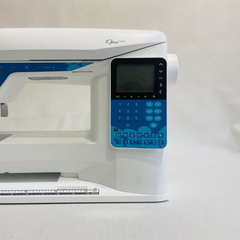 Machine à coudre Husqvarna Opal 650