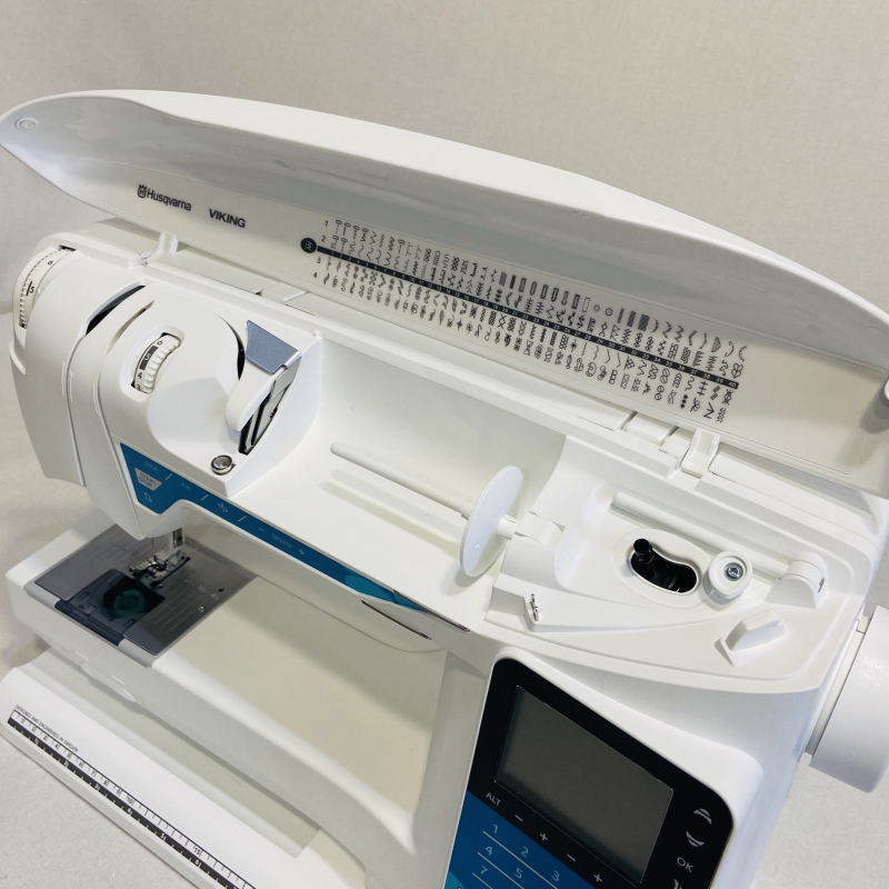Machine à coudre Husqvarna Opal 650